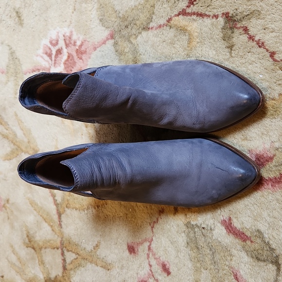 FRYE Jea ankle bootie, 8 M, gray suede - Picture 3 of 9